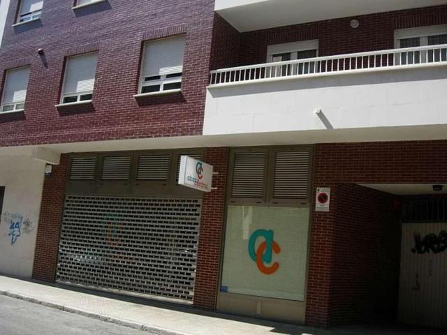 Local comercial en venta en León, Universidad photo 0