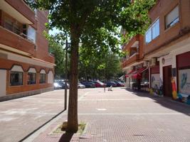 Local comercial en venta en Parla, Parla photo 0