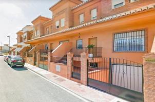 Adosada en venta en Chauchina, Entrada photo 0