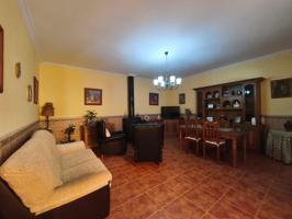 Casa en venta en Adamuz, Algallarin photo 0