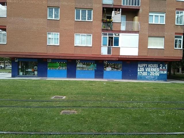 Local comercial en venta en Vitoria-Gasteiz, Lakua - Arriaga photo 0