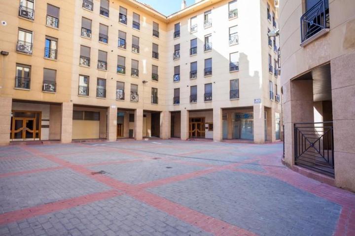 Local comercial en venta en Zaragoza, Centro photo 0
