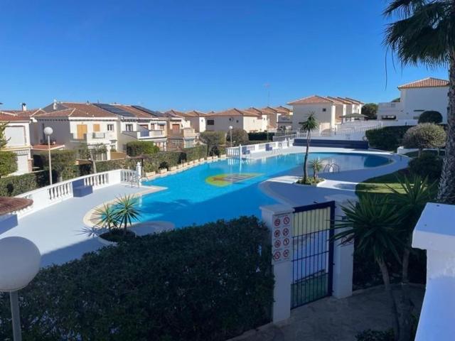 Apartamento en venta en Torrevieja, La Mata photo 0