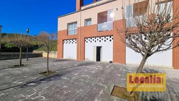 Local comercial en venta en Vioño photo 0