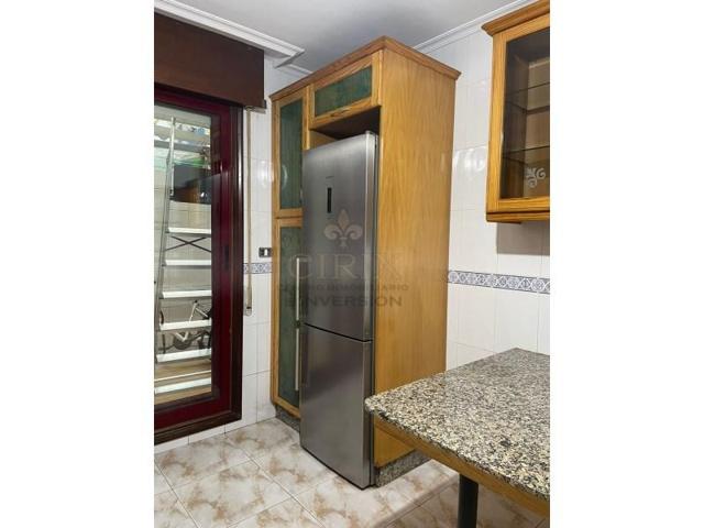 Piso en venta en Cangas photo 0