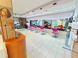 Local comercial en venta en Vilafranca del Penedès photo 0