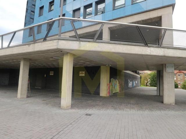 Local comercial en venta en Oviedo, HUCA-La Cadellada photo 0