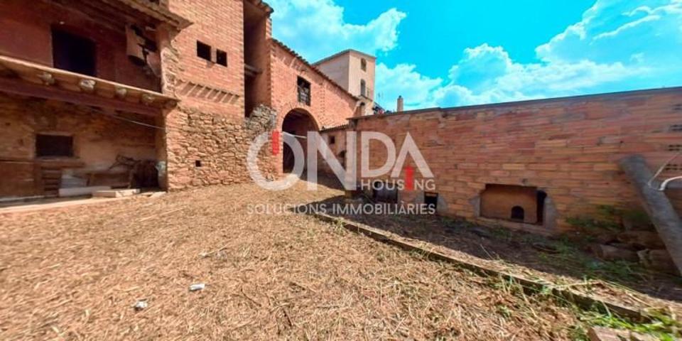 Adosada en venta en Tremp, Suterranya photo 0