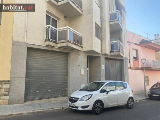Local comercial en venta en Cubelles, SUD SUMELLA photo 0