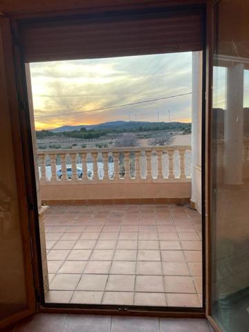 Adosada en venta en Elche de la Sierra photo 0