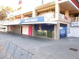 Local comercial en venta en Calvia, Magaluf photo 0