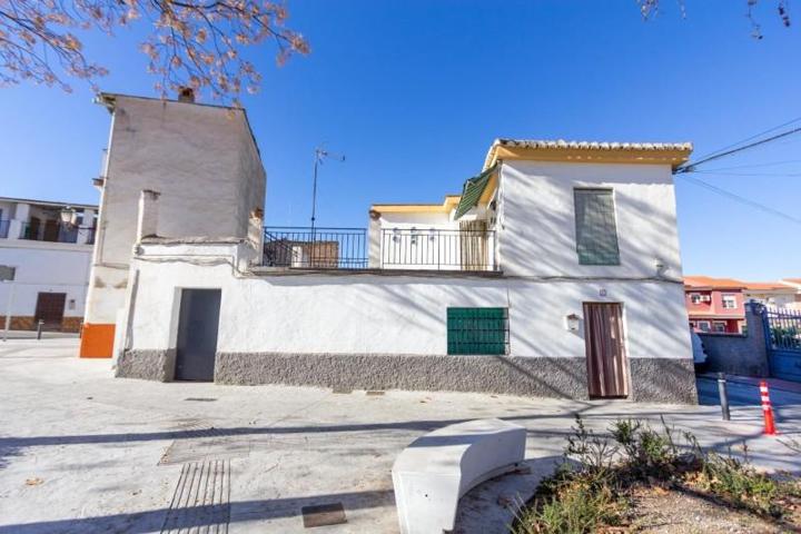 Bungalow en venta en Zubia, Centro photo 0