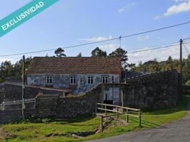 Casa con terreno en venta en Ribeira photo 0