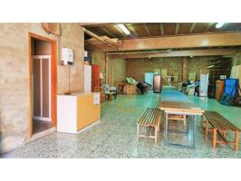 Local comercial en venta en Rubí photo 0