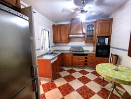 Casa en venta en Brenes, Brenes photo 0