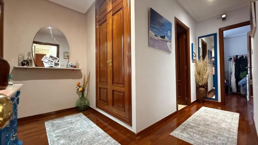 Apartamento en venta en Ourense, Veintiuno photo 0