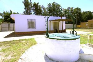 Casa con terreno en venta en Chiclana de la Frontera, Tejarejo photo 0