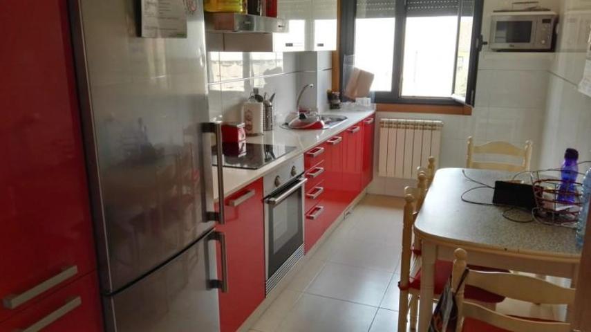 Apartamento en venta en Cangas, Ave. lugo photo 0