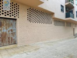 Local comercial en venta en Algeciras, San Bernabé photo 0