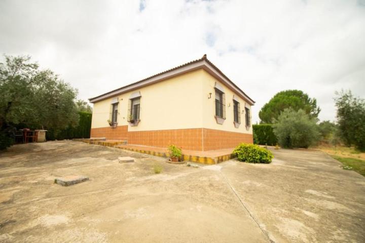 Chalet en venta en Hinojos, Andalucia photo 0