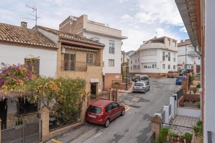 Adosada en venta en Zubia, La Zubia photo 0