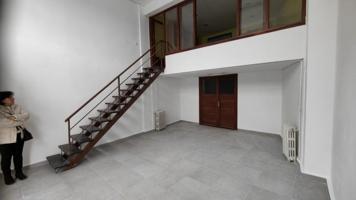 Local comercial en venta en Torrelavega, Inmobiliaria photo 0