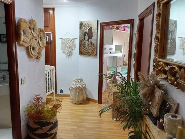 Piso en venta en Ribeira, Centro photo 0