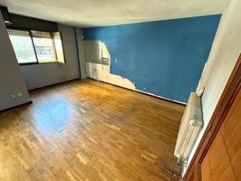 Piso en venta en León, León photo 0