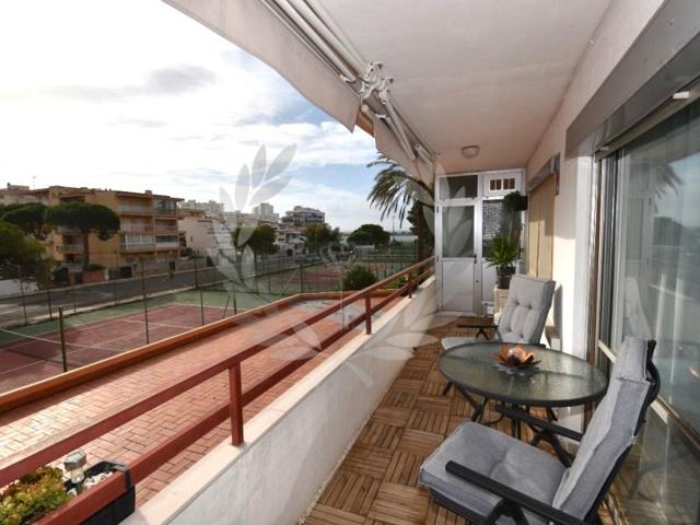 Apartamento en venta en Roses photo 0