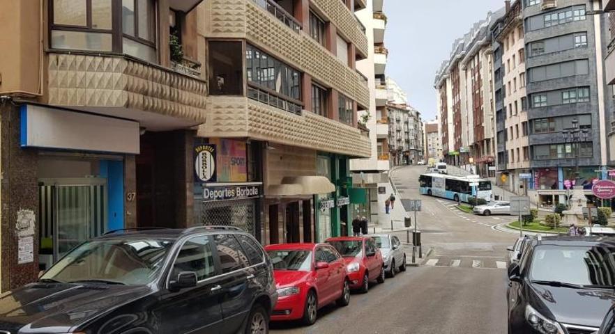 Local comercial en venta en Santander, Centro photo 0
