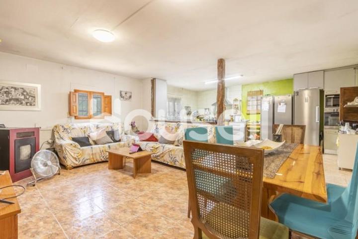 Casa con terreno en venta en Els Alamús photo 0