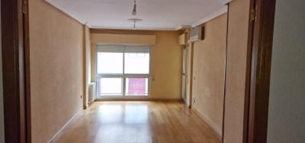 Piso en venta en Cáceres, Colon-San Francisco photo 0