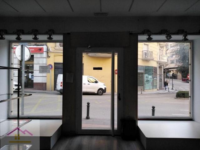 Local comercial en venta en Cuenca photo 0