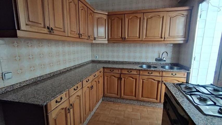 Piso en venta en Córdoba, Av. Barcelona - Viñuela - Rescatado photo 0