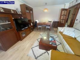 Piso en venta en León, Armunia photo 0