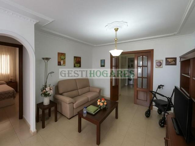 Piso en venta en Chiclana de la Frontera photo 0