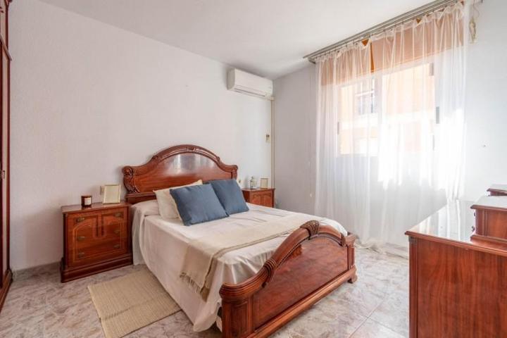 Piso en venta en Almería, Barrio alto photo 0