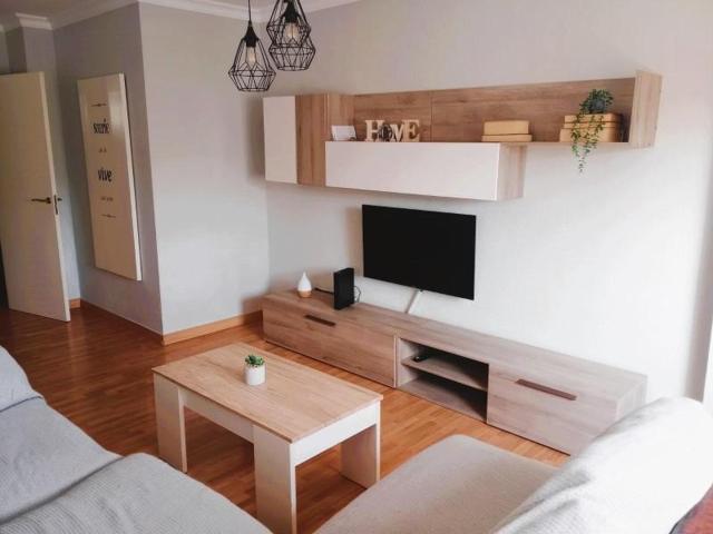 Piso en venta en La Línea de la Concepción, Hospital photo 0