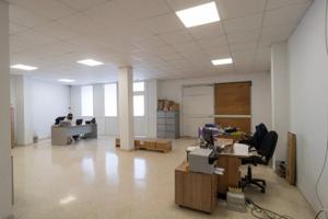 Local comercial en venta en Valencia, Natzaret photo 0