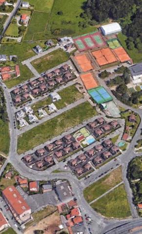 Terreno en venta en Oleiros, Club de Tenis photo 0