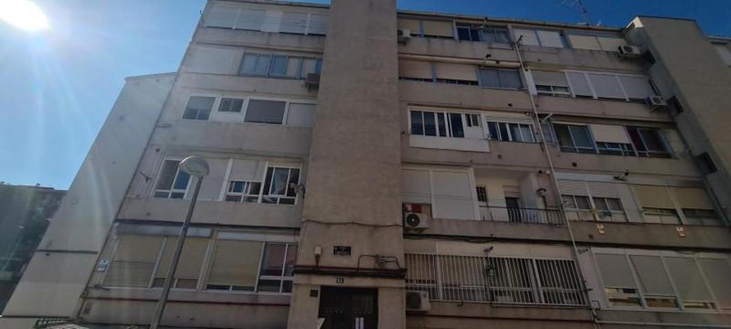 Piso en venta en Madrid, Calle de Santurce, 28017 photo 0