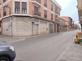 Local comercial en venta en Valdepeñas, Seis de Junio photo 0