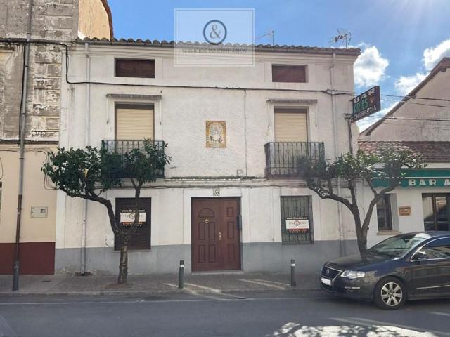 Casa en venta en Candeleda photo 0