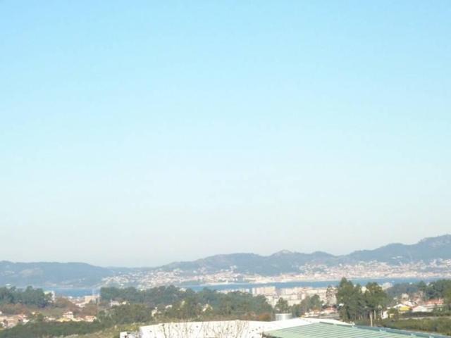 Terreno en venta en Vigo, Beade photo 0