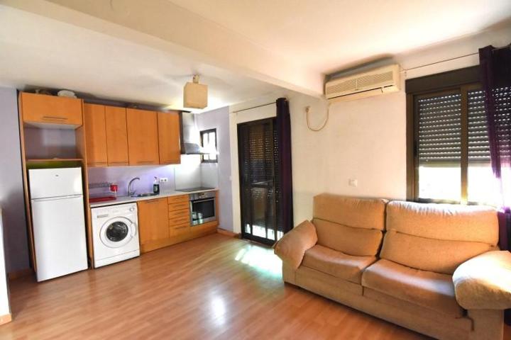 Apartamento en venta en Sevilla, Cerro del Águila photo 0