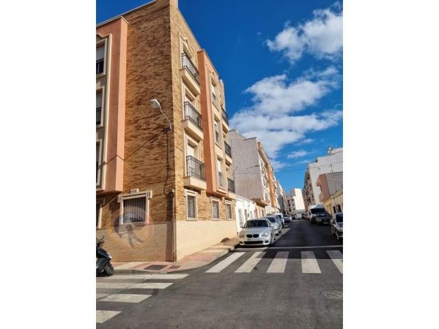 Apartamento en venta en Roquetas de Mar photo 0