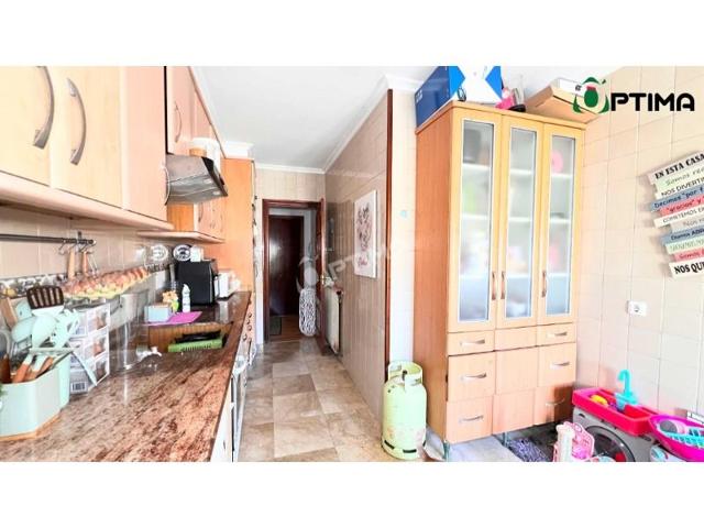 Piso en venta en Ribeira photo 0