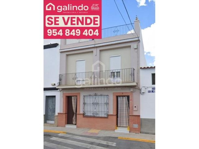 Casa en venta en Paradas photo 0