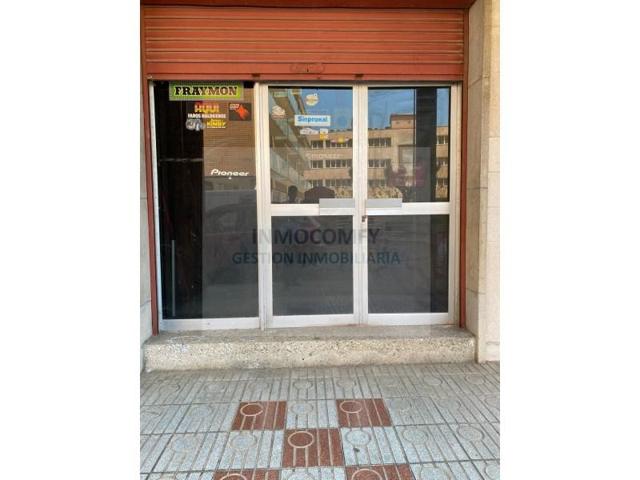 Local comercial en venta en La Bisbal d'Empordà photo 0