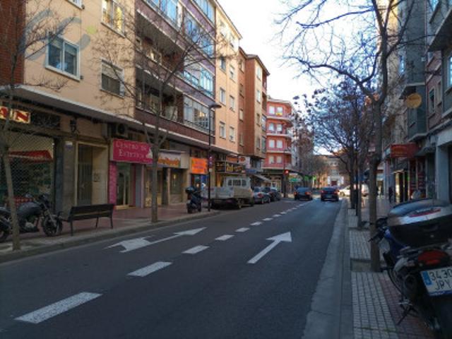 Local comercial en venta en Zaragoza photo 0